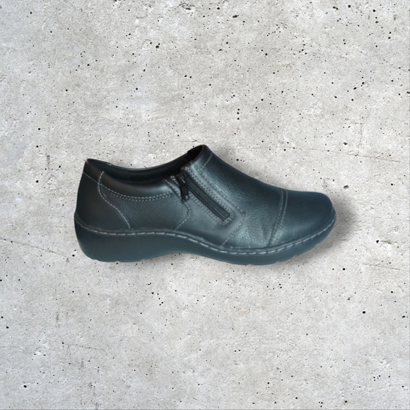 Men's Black Leather Slip-On Shoes - Picture 1 of 11